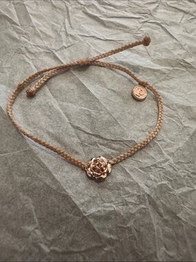NWOT Pura Vida Braided Rose Charm Bracelet in Rose Gold Tone